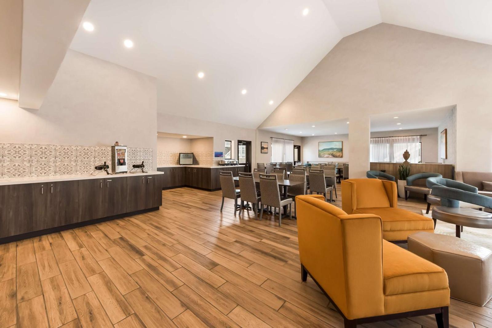 Best Western Fishkill Inn & Suites Main image 2